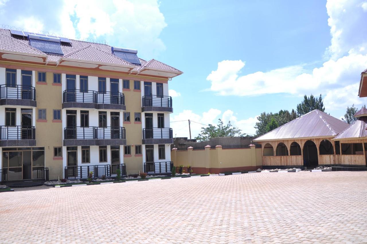 Golden View Hotel Ibanda Exterior photo