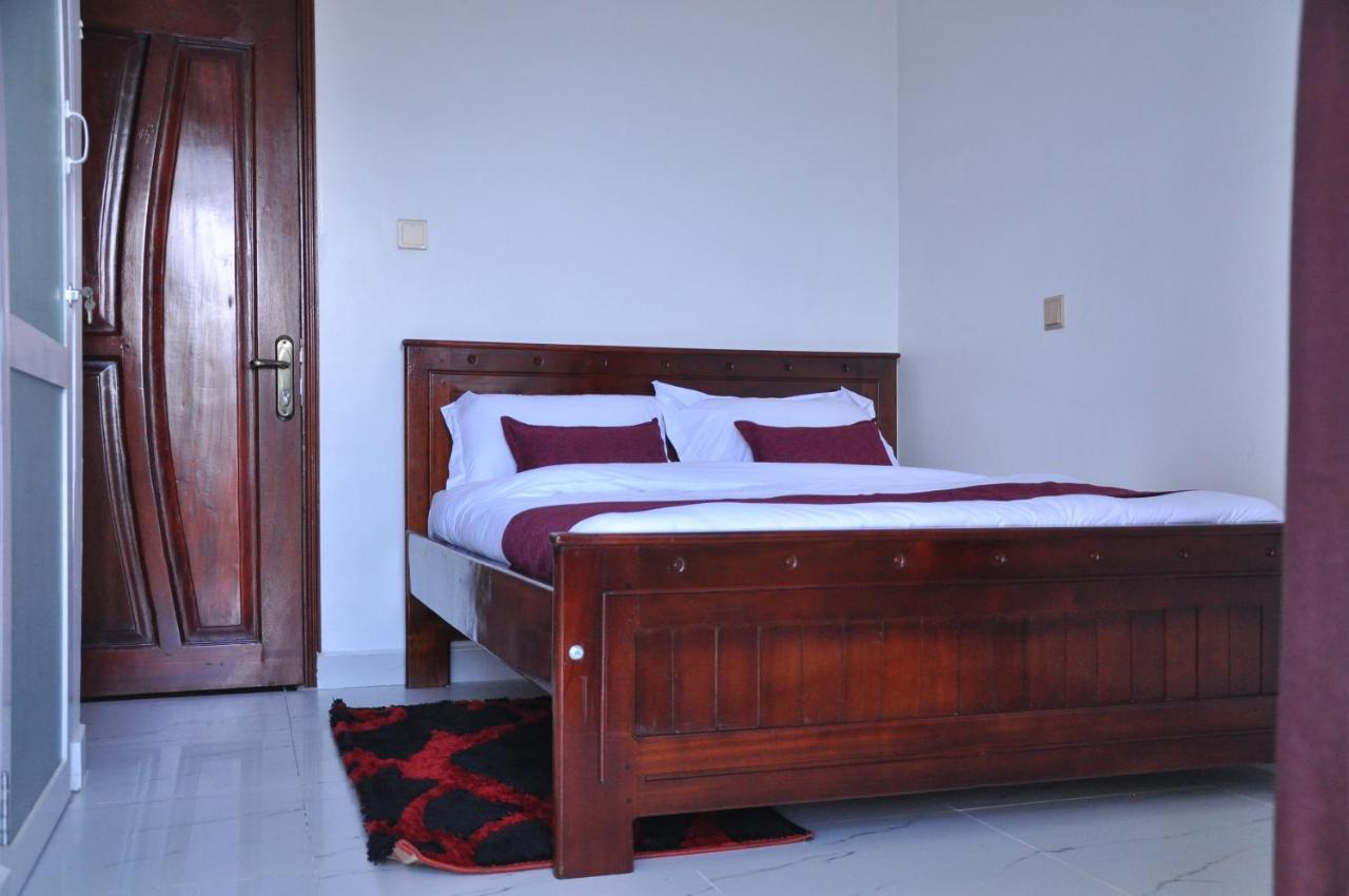 Golden View Hotel Ibanda Exterior photo