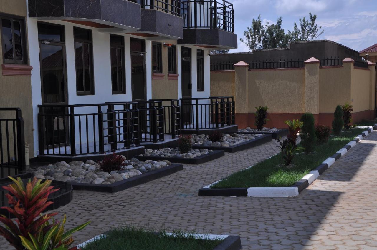 Golden View Hotel Ibanda Exterior photo