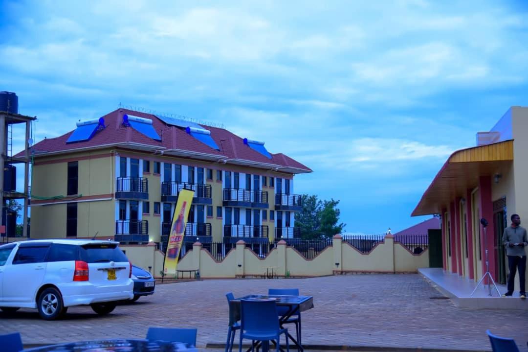 Golden View Hotel Ibanda Exterior photo