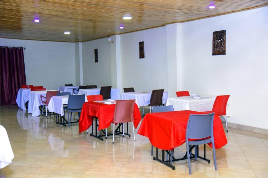 Golden View Hotel Ibanda Exterior photo