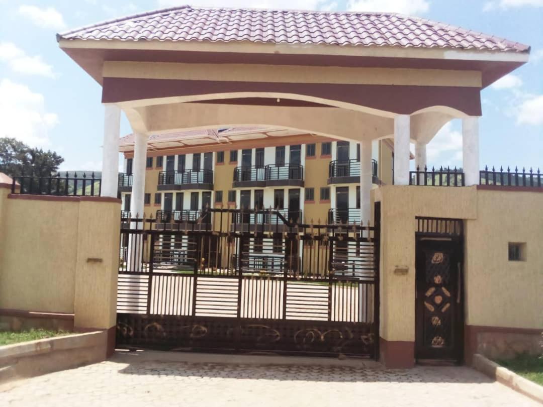Golden View Hotel Ibanda Exterior photo