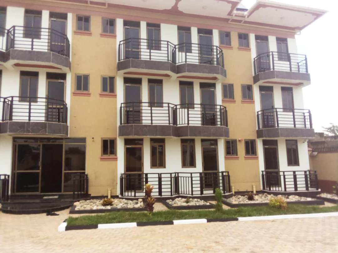 Golden View Hotel Ibanda Exterior photo