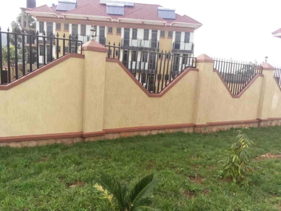 Golden View Hotel Ibanda Exterior photo